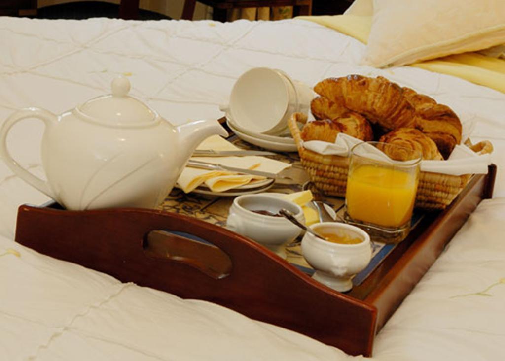Willoughby House Hotel & Apartments Cheltenham Room photo