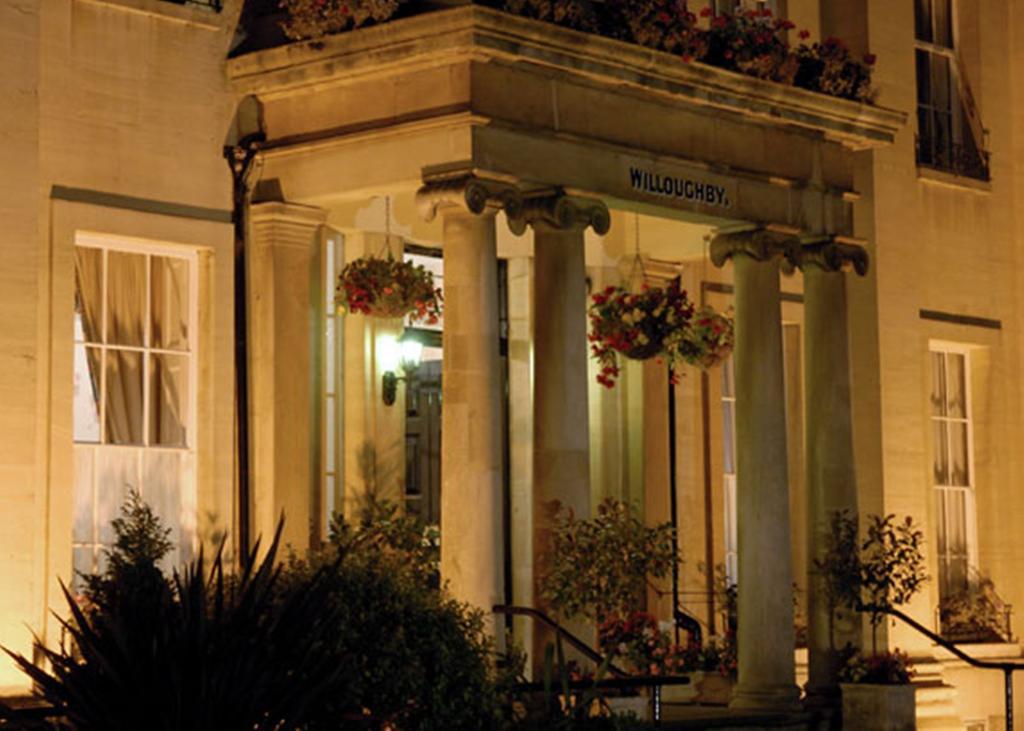 Willoughby House Hotel & Apartments Cheltenham Exterior photo
